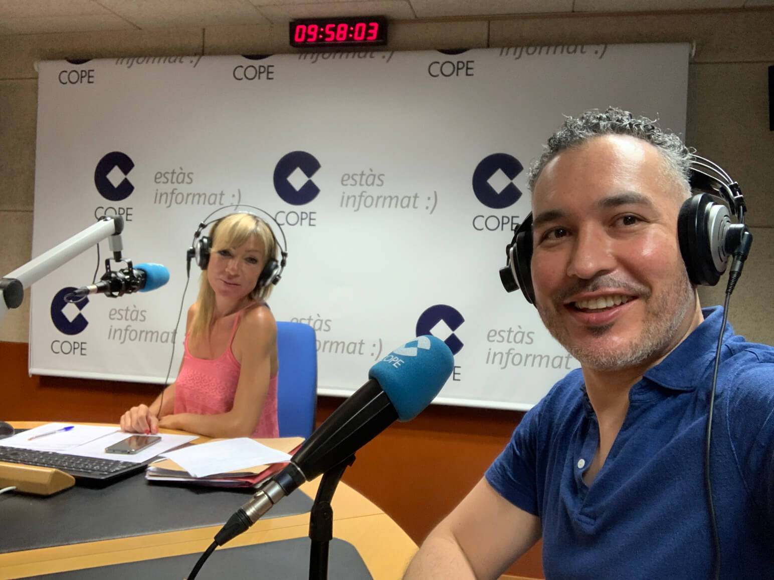 Prensa, sesión de radio en Radio Cope